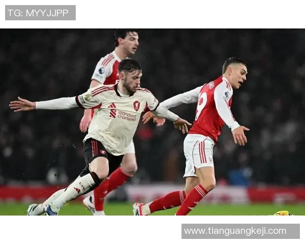 欧联杯惊现冷门阿森纳与利物浦激战成平局引发全场热议